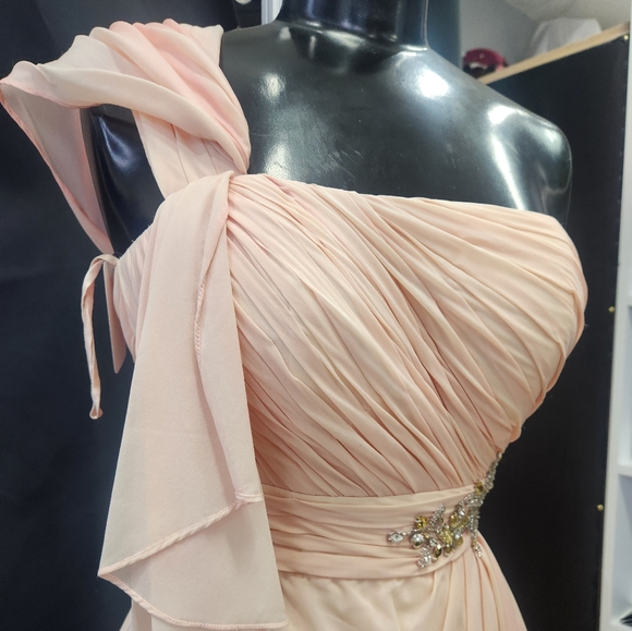 Prom Dress. Pink  Color. US 6. - Picture 3 of 7